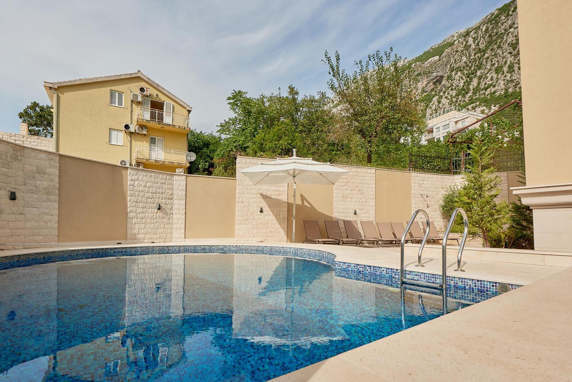 2Montenegro Limeta Apartments With Pool كوتور المظهر الخارجي الصورة